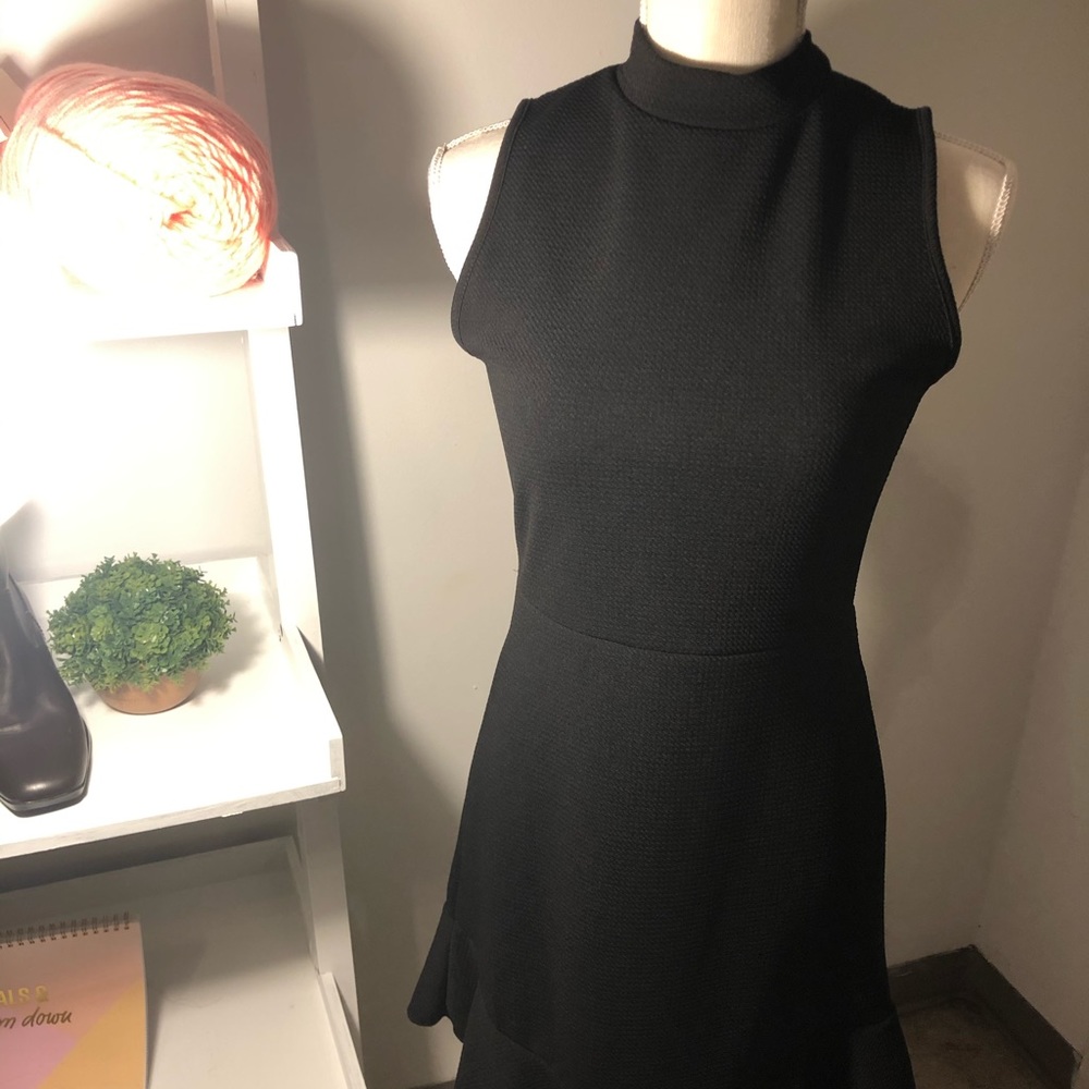 Caution To The Wind Dress -Black Midi